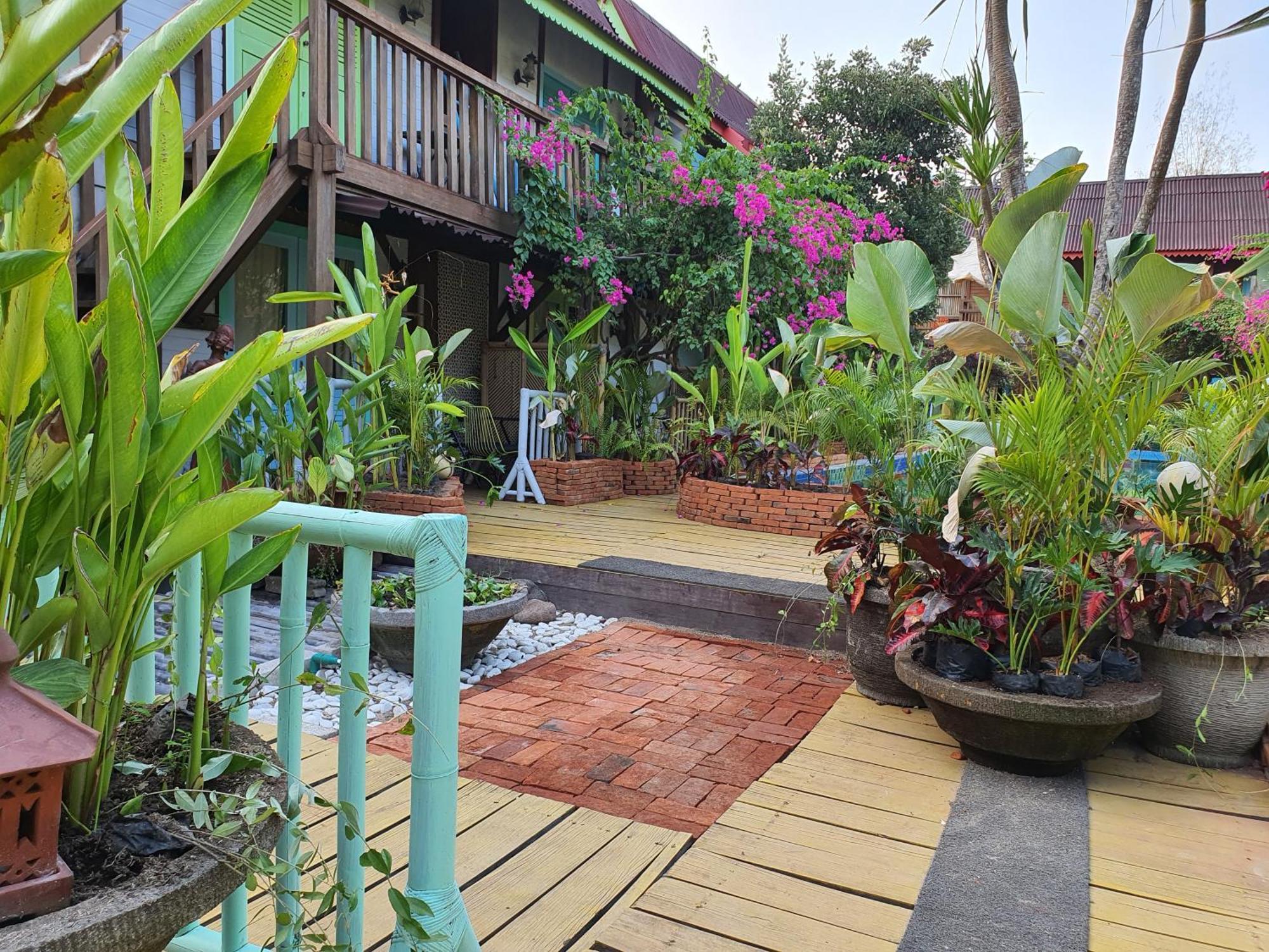 Bleu Verde, The Secret Garden - Turtle Point Beach Gili Trawangan Exterior photo