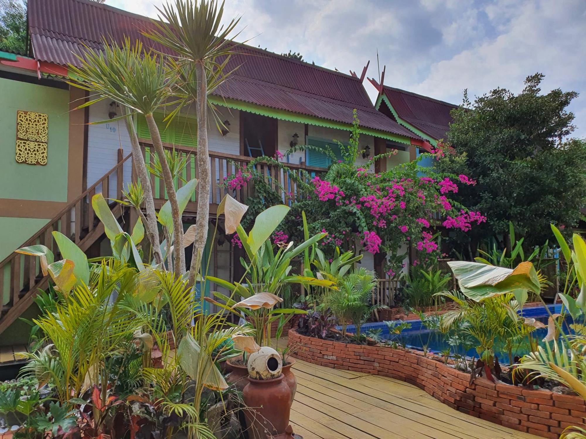 Bleu Verde, The Secret Garden - Turtle Point Beach Gili Trawangan Exterior photo